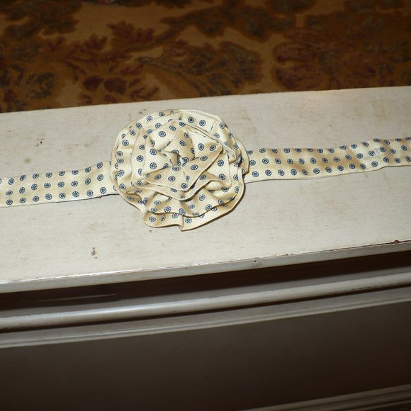 WOMEN'S SILK BOW TIE, KENNETH GORDON - Picture 1 of 3